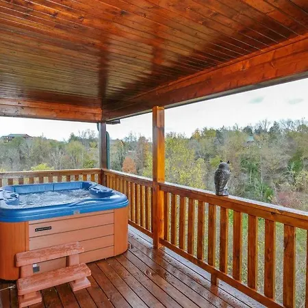 Eagles View, 3 King Br, 3 Bath, No Step Entrance, Hot Tub, Wi-Fi, Game Room, Peaceful Deck, Griddle
